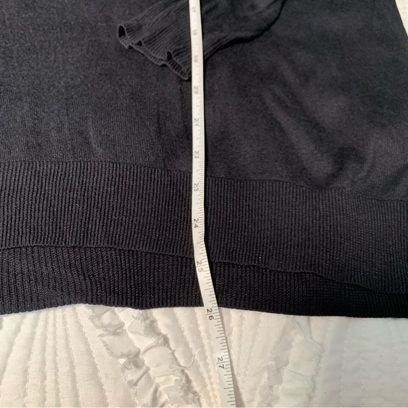 Theory | Black V-Necks Sweater | Size Small - Picture 5 of 11